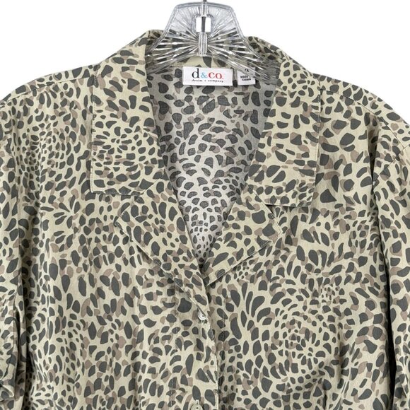 D & Co Womens 1X Green Animal Print Button-Down Blouse 3/4 Tab Sleeves L - Picture 2 of 10